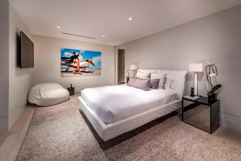 St Ives Modern Los Angeles
