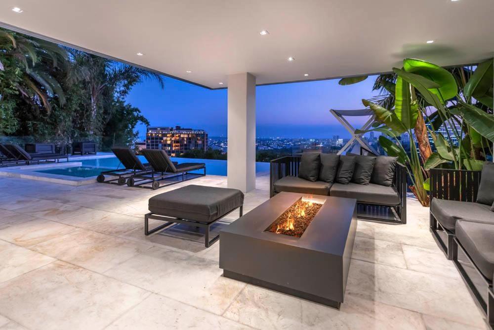 St Ives Modern * Los Angeles
